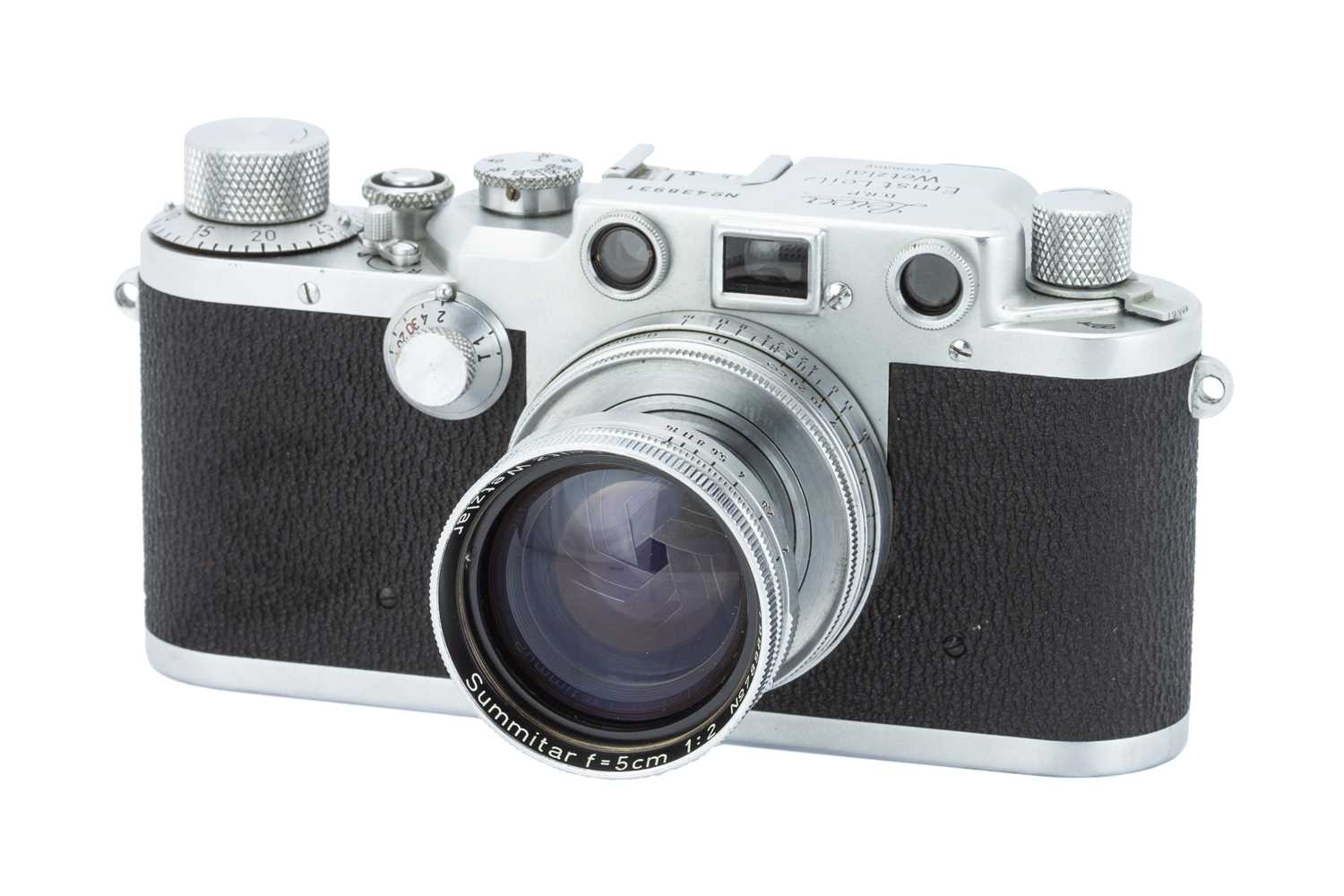 Lot 22 - A Leica IIIc 'Sharkskin' Rangefinder Camera