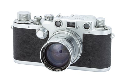 Lot 22 - A Leica IIIc 'Sharkskin' Rangefinder Camera
