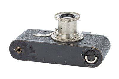 Lot 1 - A Leica Ia Close Focus Camera