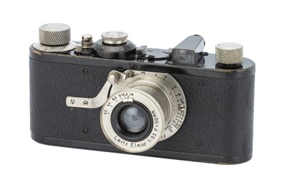 Lot 1 - A Leica Ia Close Focus Camera