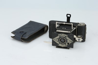 Lot 782 - An Ensign Midget Rollfilm Camera