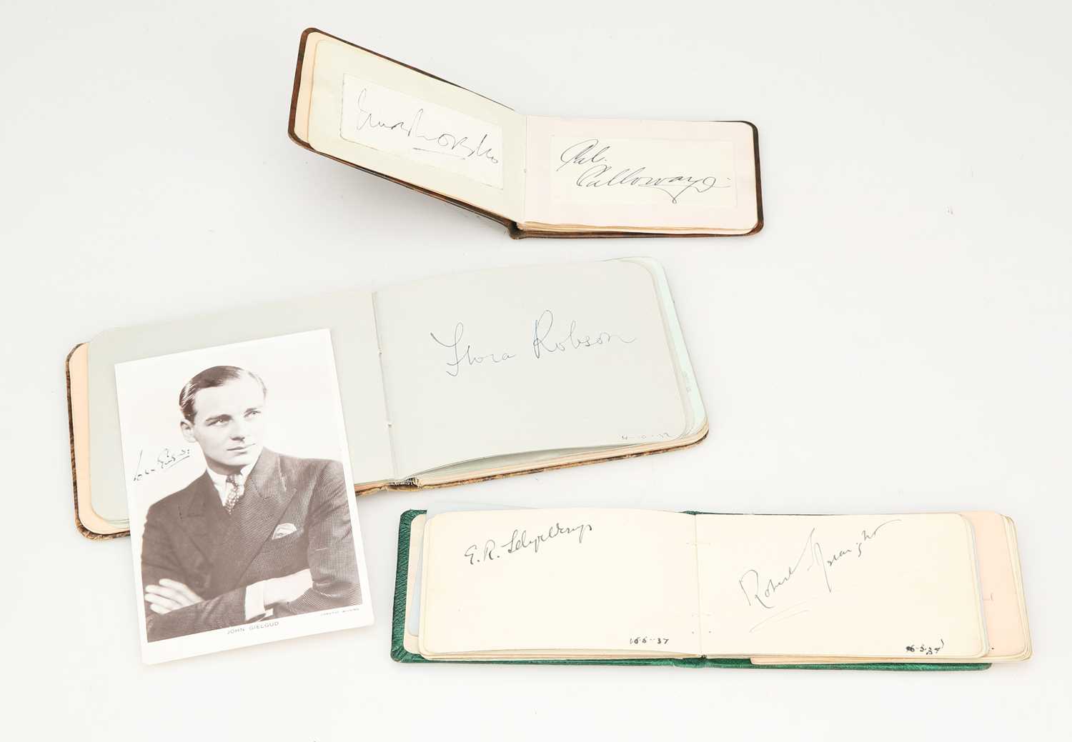 Lot 39 - Autographs