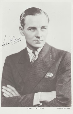 Lot 39 - Autographs