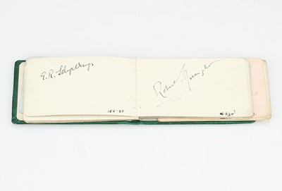 Lot 39 - Autographs