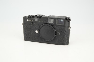 Lot 376 - A Leica M4-2 35mm Rangefinder Camera