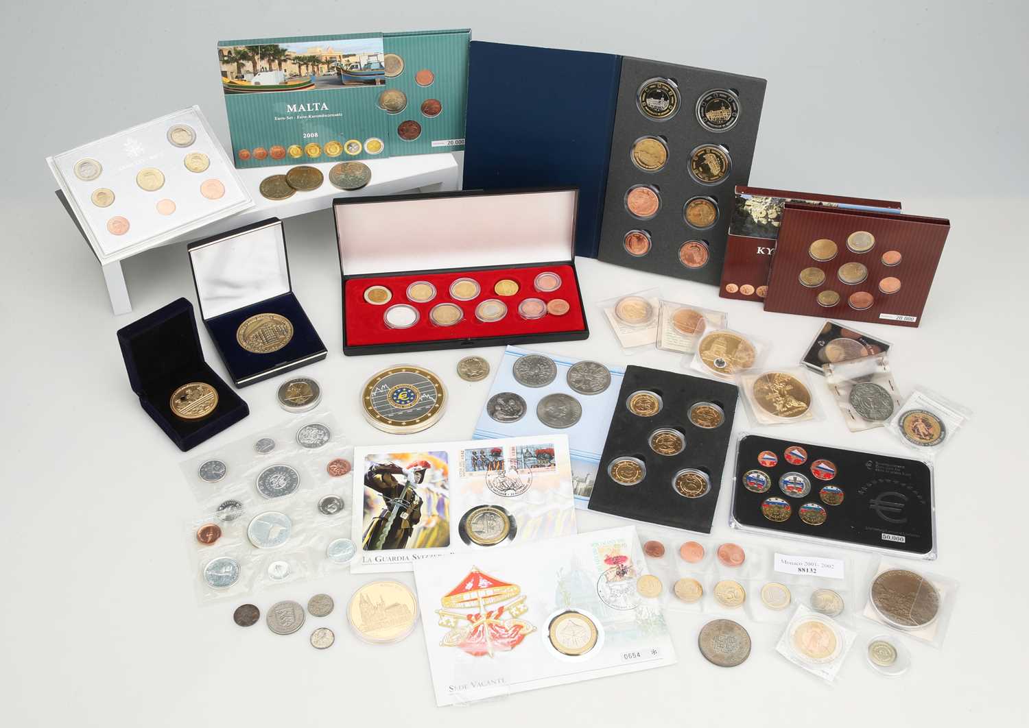 Lot 86 - Collectors' Coins