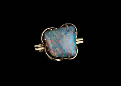 Lot 597 - 9 ct Opal Doublet Brooch