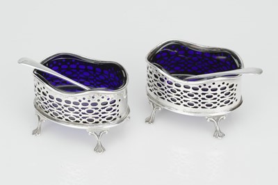 Lot 503 - A cased pair of Victorian silver table salts