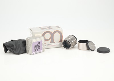 Lot 106 - A Carl Zeiss Sonnar T* f/2.8 90mm Lens