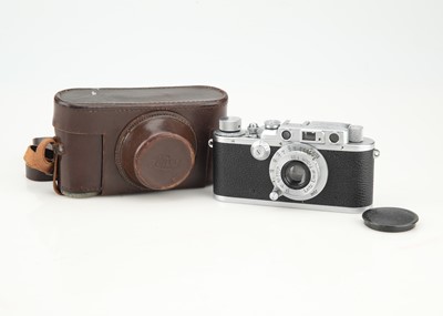 Lot 31 - A Leica IIIa Rangefinder Camera