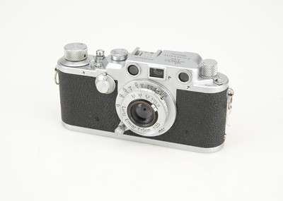 Lot 23 - A Leica IIIc 35mm Rangefinder Camera