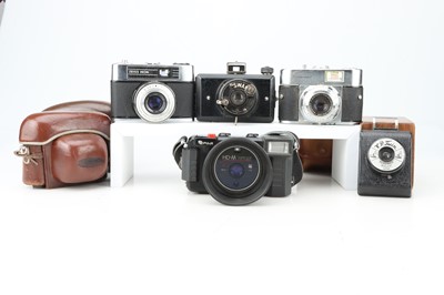 Lot 354 - A Mixed Selection of Cameras