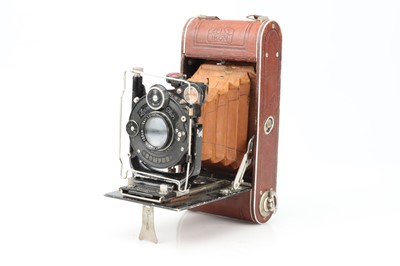 Lot 352 - A Zeiss Ikon Cocarette Luxus Folding Camera