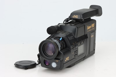 Lot 704 - A JVC GR-S77 Super VHS Camcorder