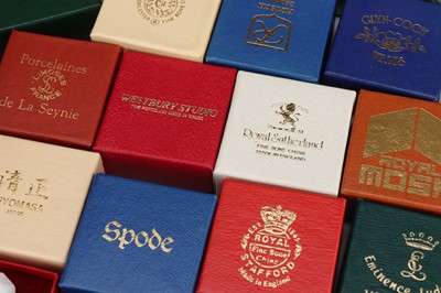 Lot 83 - A Good Collection of Late 20th Century and Later Thimbles