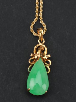 Lot 113 - An 18 ct Gold Jade Pendant