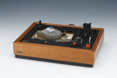 Lot 142 - A Lenco L82 R Belt Driven Turntable