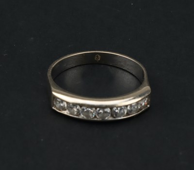Lot 106 - 18 ct White Gold Diamond Ring