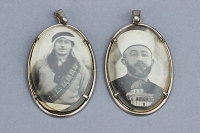 Lot 110 - A Small Collection of Costume Jewellery