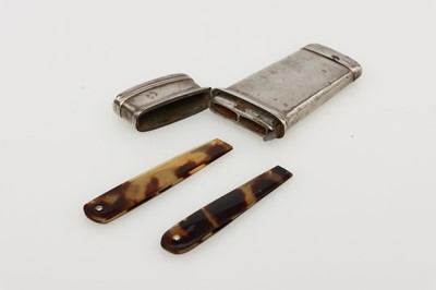 Lot 26 - A Pair of 19th Century Tortoiseshell Folding Fleams