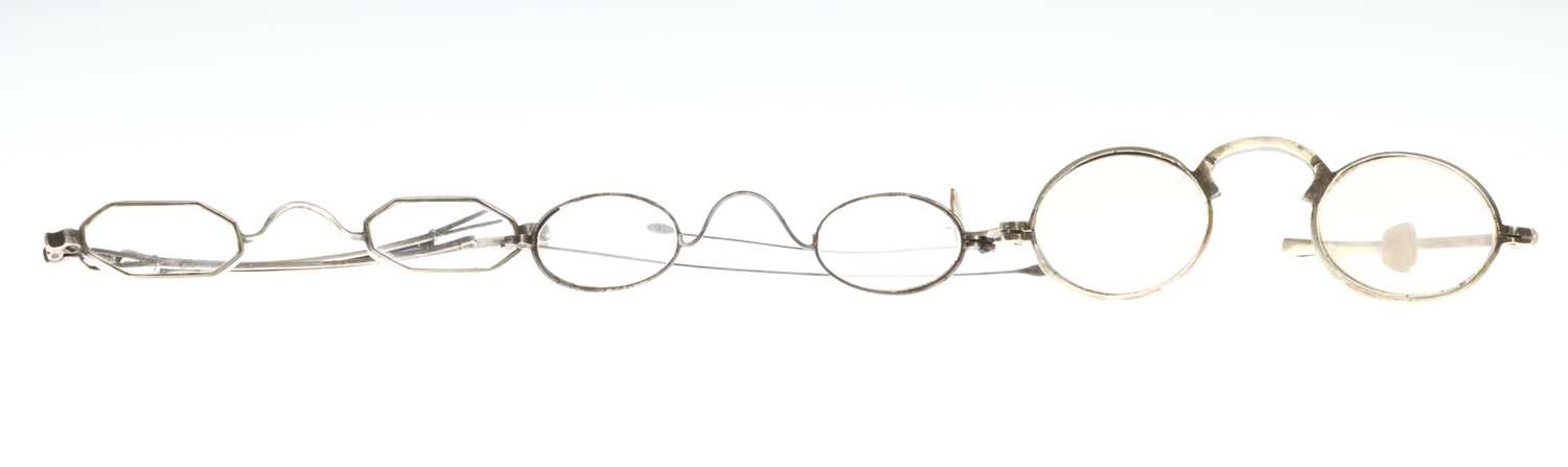 Lot 13 - A Rare Tortoiseshell Cased Pair of 18th Century Octagonal Coin Spectacles