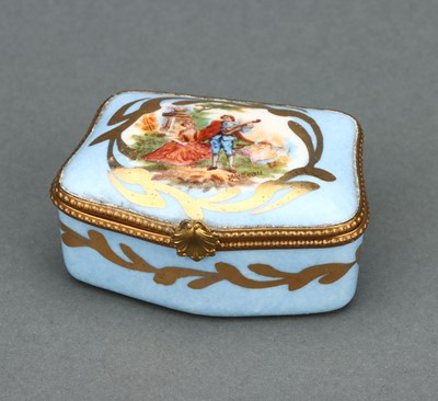 Lot 93 - A Sevres Bleu Celeste Patch Box