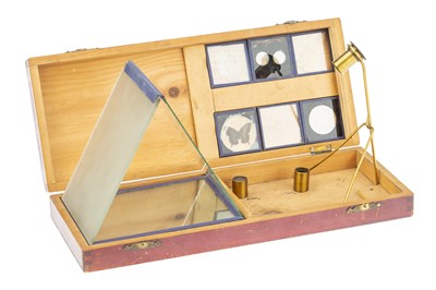 Lot 225 - A Demonstration Polariscope and slides