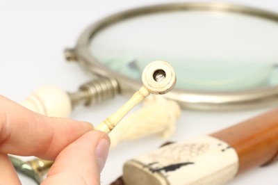 Lot 32 - A Library Glass, Two  Magnifying Glasses, Two Simple Microscopes