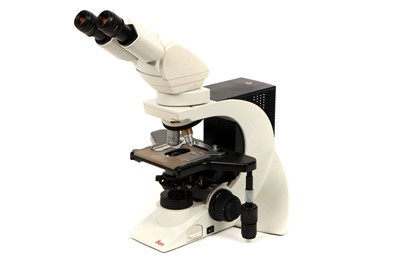 Lot 28 - A Modern Leica DM2000 Microscope