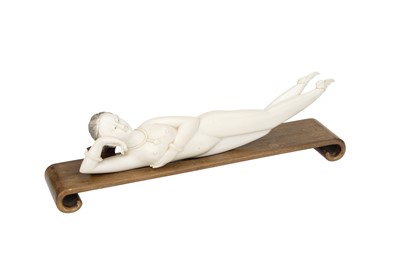 Lot 4 - An Unusually Large 'Doctor's Lady'