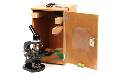 Lot 33 - A Nikon Student’s Microscope