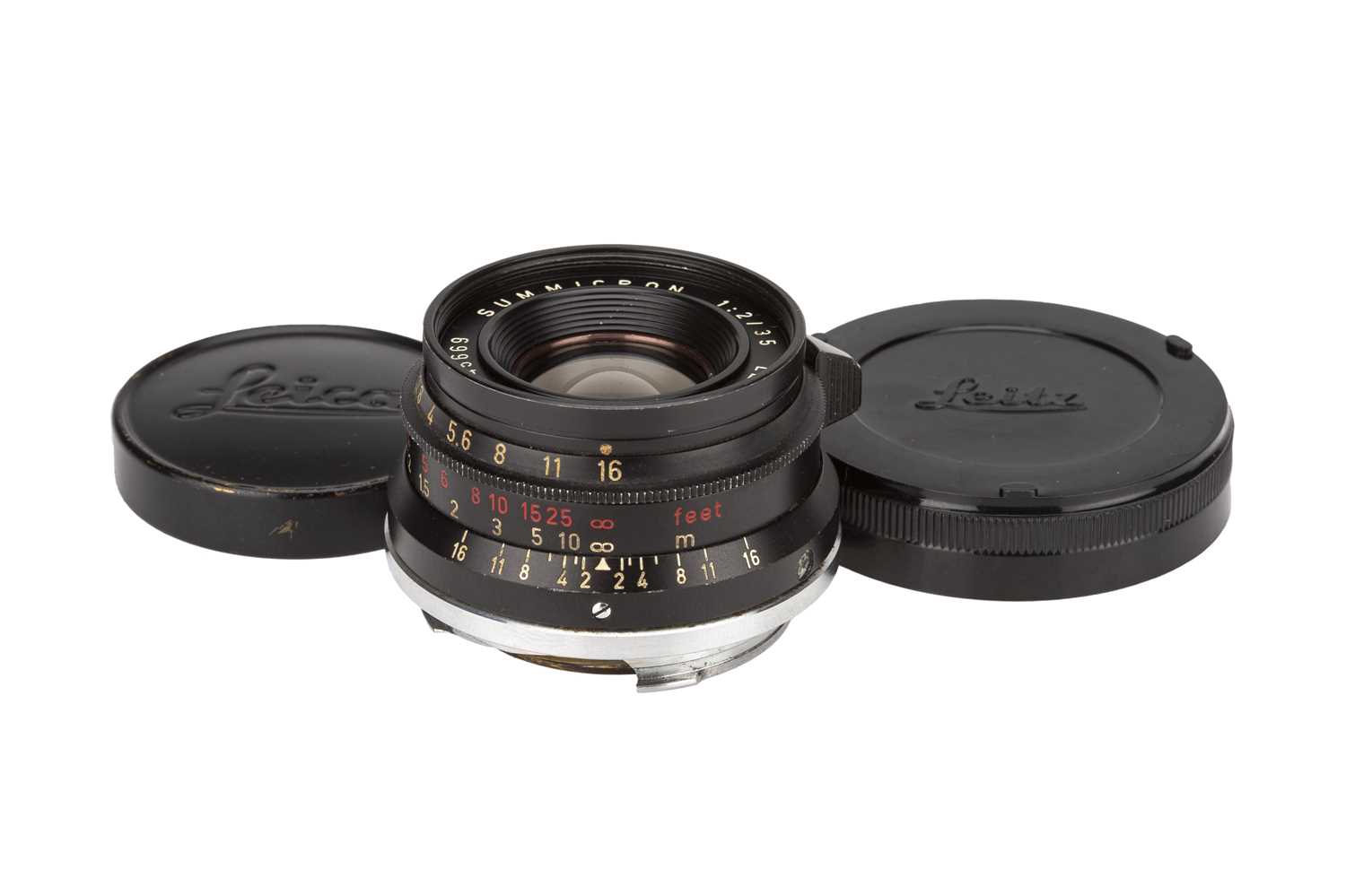 Lot 39 - A Leitz Summicron f/2 35mm Lens