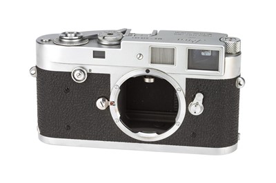 Lot 23 - A Leica M2 Rangefinder Body