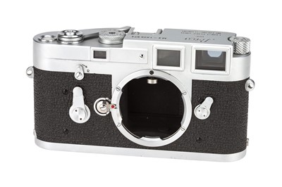 Lot 25 - A Leica M3 Rangefinder Camera
