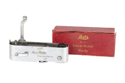 Lot 64 - A Leica MOOLY Motor Drive