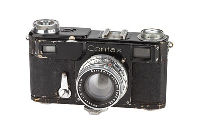 Lot 96 - A Zeiss Ikon Contax II Rangefinder Camera