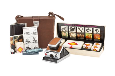 Lot 114 - A Polaroid SX-70 Land Camera