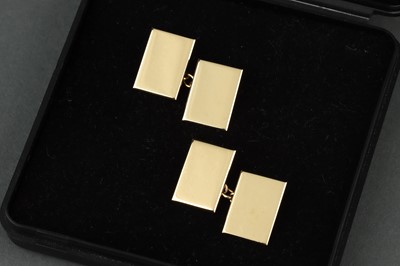 Lot 3 - A Pair of Cartier 18 ct Gold Gentleman's Chain Link Cufflinks