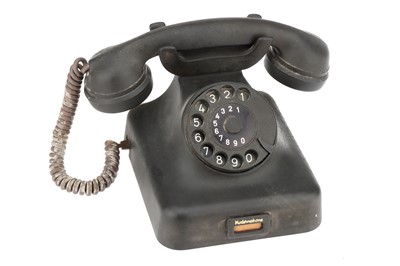 Lot 823 - A Siemens W48 Bakelite Tabletop Telephone