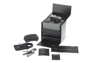 Lot 88 - A Leica X1 Compact Digital Camera