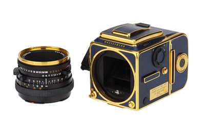 Lot 196 - A Hasselblad 503CX Golden Blue 50th Anniversary Medium Fomat Camera