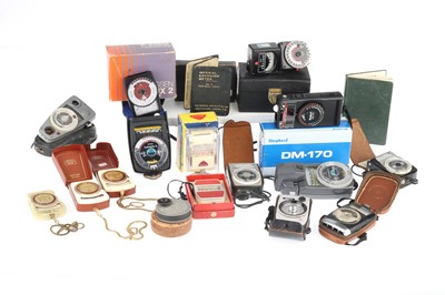 Lot 583 - A Good Selection of Photographic Light Meters