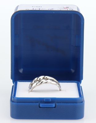 Lot 39 - A 9 ct White Gold Knotwork Band