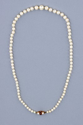 Lot 30 - Single String Pearl Choker