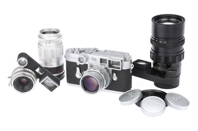 Lot 26 - A Leica M3 DS Rangefinder Camera Outfit