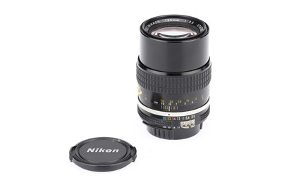 Lot 122 - A Nikon AI Nikkor f/3.5 135mm Lens