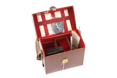 Lot 103 - An Original Benser Camera Outfit Case for Leica