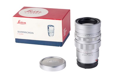 Lot 28 - A Leitz Summicron f/2 90mm Lens