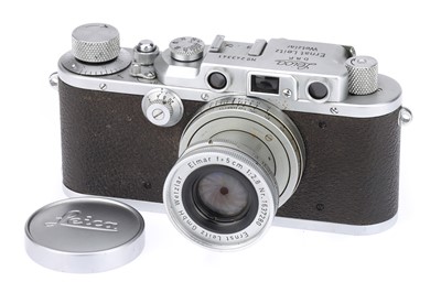 Lot 55 - A Leica IIIa Rangefinder Camera