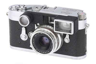 Lot 132 - A Leica M3 Rangefinder Camera